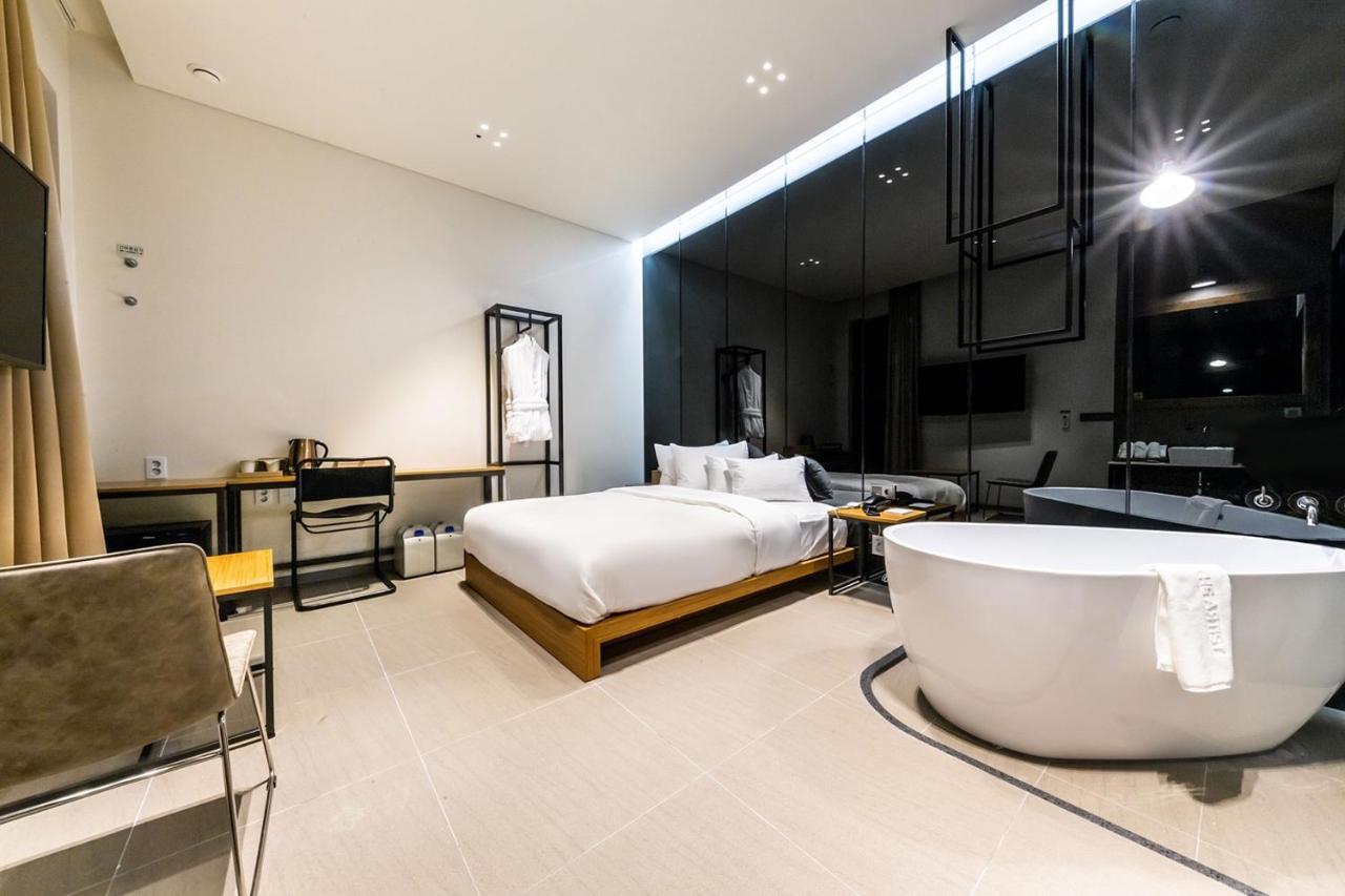 Hotel The Artist Yeonsinnae Seoul Exterior photo